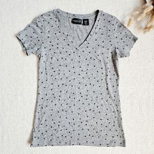 Rachel Zoe Short Sleeve V-Neck Heart Print Fitted Pull Over Tee Size XS